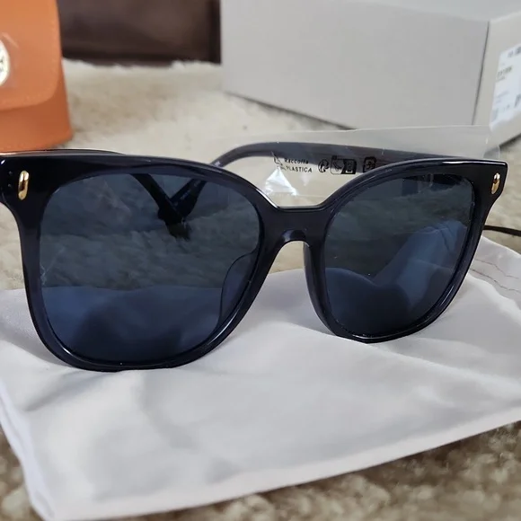 NWT IOB Tory Burch Transparent Blue Soft Square Sunglasses 👓💙🎁